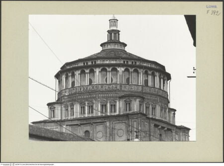 Vorderseite von Tuttle, Richard [https://www.deutsche-digitale-bibliothek.de/content/lizenzen/rv-ez/] Santa Maria delle Grazie - Ansicht von Südwesten, bh256176_recto. Foto.