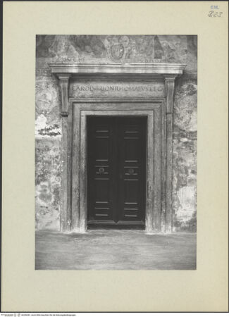 Vorderseite von Tuttle, Richard [https://www.deutsche-digitale-bibliothek.de/content/lizenzen/rv-ez/] Archiginnasio - Portal, bh256381_recto. Foto: Tuttle, Richard.