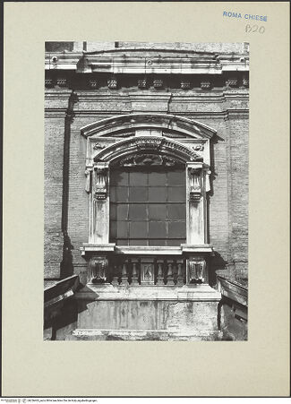 Vorderseite von unbekannt [https://www.deutsche-digitale-bibliothek.de/content/lizenzen/rv-ez/] Santa Maria di Loreto - Tambour, Detail: Fenster, bh256463_recto. Foto: Tuttle, Richard.