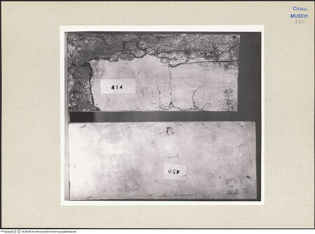 Vorderseite von Sopr. BAS NA [https://www.deutsche-digitale-bibliothek.de/content/lizenzen/rv-ez/] Szenen aus dem Neuen und Alten TestamentRückseite der Tafeln - Inv. 414 (Gott verschließt die Arche); Inv. 450 (Gott spricht mit Abraham), bh258285_recto. Foto.