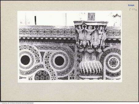 Vorderseite von Pace, Valentino [https://www.deutsche-digitale-bibliothek.de/content/lizenzen/rv-ez/] Detail: oberes Teil mit Schaft, Knoten und Kapitell, bh259645_recto. Foto: Pace, Valentino.