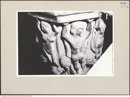 Vorderseite von Pace, Valentino [https://www.deutsche-digitale-bibliothek.de/content/lizenzen/rv-ez/] Detail: oberes Kapitell, bh259648_recto. Foto: Pace, Valentino.