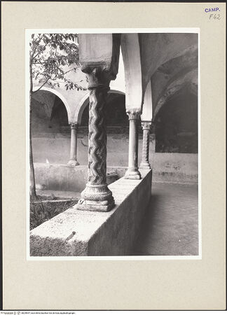 Vorderseite von Hutzel, Max [https://www.deutsche-digitale-bibliothek.de/content/lizenzen/rv-ez/] Ex convento della Santissima PietàChiostro - Ostflügel, Innenansicht, bh259957_recto. Foto: Hutzel, Max.