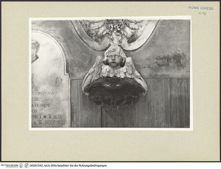 Vorderseite von Bösel, Richard [https://www.deutsche-digitale-bibliothek.de/content/lizenzen/rv-fz/] Weihwasserbecken mit Cherub - Weihwasserbecken links (in Richtung des/der Eintrtetenden), bh261042_recto. Foto: Bösel, Richard.