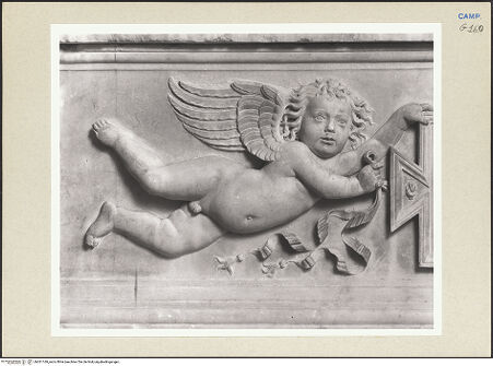 Vorderseite von Courtauld Institute of Art [https://www.deutsche-digitale-bibliothek.de/content/lizenzen/rv-ez/] Grabmal des Marino Correale (gest. 1490) - Detail: Engel links, bh261169_recto. Foto.