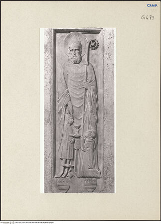 Vorderseite von Courtauld Institute of Art [https://www.deutsche-digitale-bibliothek.de/content/lizenzen/rv-ez/] Grabplatte mit heiligem Bischof (Donatus?) - Gesamtansicht, bh261200_recto. Foto.