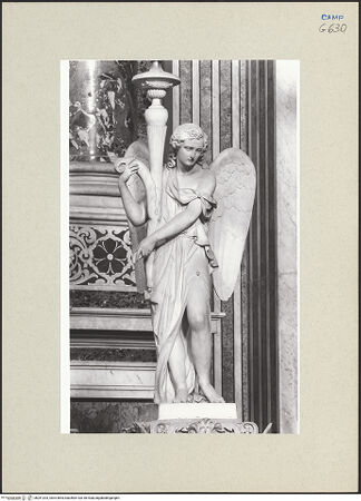 Vorderseite von Courtauld Institute of Art [https://www.deutsche-digitale-bibliothek.de/content/lizenzen/rv-ez/] HauptaltarLeuchterengel mit dem Evangelistensymbolen - Leuchterengel rechts, bh261203_recto. Foto.