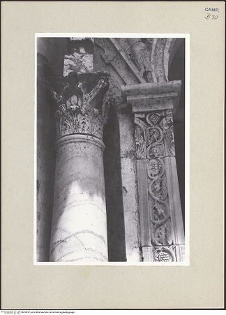 Vorderseite von Pace, Valentino [https://www.deutsche-digitale-bibliothek.de/content/lizenzen/rv-ez/] Portal - Linker Torpfosten, Detail, bh263997_recto. Foto: Pace, Valentino.