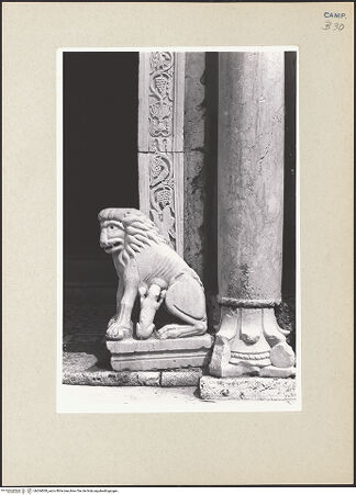 Vorderseite von Pace, Valentino [https://www.deutsche-digitale-bibliothek.de/content/lizenzen/rv-ez/] PortalLöwen - Rechter Löwe, bh264000_recto. Foto: Pace, Valentino.