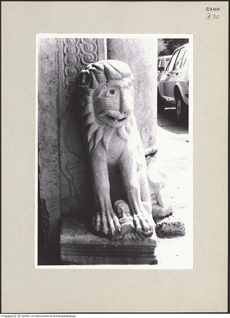 Vorderseite von Pace, Valentino [https://www.deutsche-digitale-bibliothek.de/content/lizenzen/rv-ez/] PortalLöwen - Rechter Löwe, bh264001_recto. Foto: Pace, Valentino.