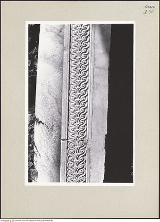 Vorderseite von Pace, Valentino [https://www.deutsche-digitale-bibliothek.de/content/lizenzen/rv-ez/] Portal - Linker Torpfosten, Detail, bh264008_recto. Foto: Pace, Valentino.