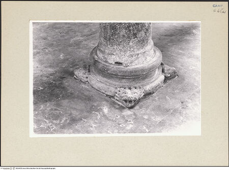 Vorderseite von Pace, Valentino [https://www.deutsche-digitale-bibliothek.de/content/lizenzen/rv-ez/] Sockel, bh264009_recto. Foto: Pace, Valentino.