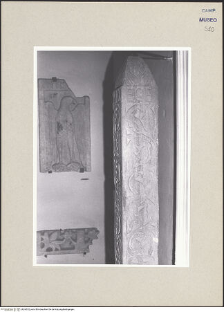 Vorderseite von Pace, Valentino [https://www.deutsche-digitale-bibliothek.de/content/lizenzen/rv-ez/] Geschmückter Pfeiler - Teilansicht, bh264032_recto. Foto: Pace, Valentino.