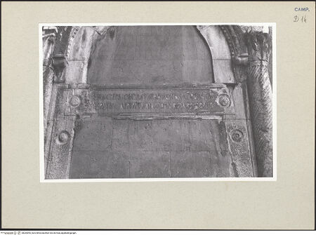 Vorderseite von Pace, Valentino [https://www.deutsche-digitale-bibliothek.de/content/lizenzen/rv-ez/] Querhausportal - Türsturz, bh264095_recto. Foto: Pace, Valentino.