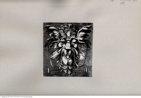 Vorderseite von  [http://creativecommons.org/publicdomain/mark/1.0/] ... - , bh264413. Foto.