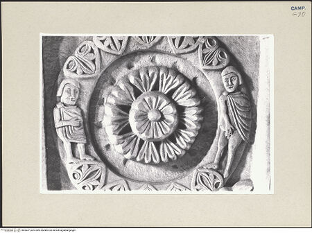 Vorderseite von Pace, Valentino [https://www.deutsche-digitale-bibliothek.de/content/lizenzen/rv-ez/] Blendsäulen-Transenna mit Flamingos und floralen Ornamenten - Detail, bh264719_recto. Foto: Pace, Valentino.