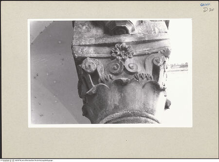 Vorderseite von Pace, Valentino [https://www.deutsche-digitale-bibliothek.de/content/lizenzen/rv-ez/] Kapitell 3 - Frontalansicht, bh264746_recto. Foto: Pace, Valentino.