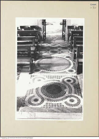 Vorderseite von Pace, Valentino [https://www.deutsche-digitale-bibliothek.de/content/lizenzen/rv-ez/] Fußbodenmosaik - Detail, Chor, bh264758_recto. Foto: Pace, Valentino.