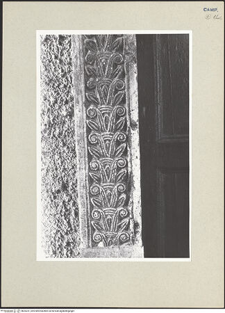 Vorderseite von Pace, Valentino [https://www.deutsche-digitale-bibliothek.de/content/lizenzen/rv-ez/] Rahmung des Portals - Linke Seite, Detail, bh264781_recto. Foto: Pace, Valentino.