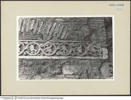 Vorderseite von Fischer Pace, Ursula [https://www.deutsche-digitale-bibliothek.de/content/lizenzen/rv-ez/] Vermauerte Relieffragmente am Treppenhaus des Refektoriums - rechtes Relieffragment, Detail: rechts, bh265775_recto. Foto: Fischer Pace, Ursula.