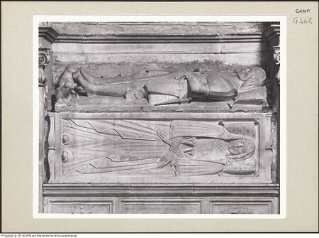 Vorderseite von Courtauld Institute of Art [https://www.deutsche-digitale-bibliothek.de/content/lizenzen/rv-ez/] Grabmal des Mariano Alagno (gest. 1477) und der Caterina Orsini - Detail: Liegefiguren, bh265876_recto. Foto.