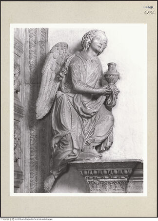 Vorderseite von Courtauld Institute of Art [https://www.deutsche-digitale-bibliothek.de/content/lizenzen/rv-ez/] Grabmal der Maria von Aragon (Maria d'Aragona, gest. 1461)Engel mit Gefäße - Engel links, bh265888_recto. Foto.