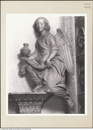 Vorderseite von Courtauld Institute of Art [https://www.deutsche-digitale-bibliothek.de/content/lizenzen/rv-ez/] Grabmal der Maria von Aragon (Maria d'Aragona, gest. 1461)Engel mit Gefäße - Engel rechts, bh265889_recto. Foto.