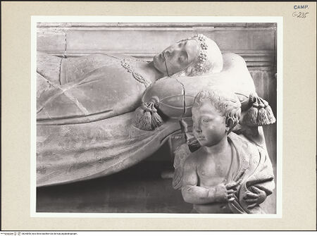 Vorderseite von Courtauld Institute of Art [https://www.deutsche-digitale-bibliothek.de/content/lizenzen/rv-ez/] Grabmal der Maria von Aragon (Maria d'Aragona, gest. 1461)Liegefigur und Engel - Engel rechts, bh265890_recto. Foto.