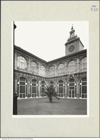 Vorderseite von Alinari [https://www.deutsche-digitale-bibliothek.de/content/lizenzen/rv-ez/] Archiginnasio - Nordöstliche Ecke, bh266250_recto. Foto: Villani.