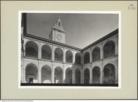 Vorderseite von Alinari [https://www.deutsche-digitale-bibliothek.de/content/lizenzen/rv-ez/] Archiginnasio - Südöstliche Ecke, bh266259_recto. Foto: Villani.