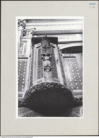 Vorderseite von Pace, Valentino [https://www.deutsche-digitale-bibliothek.de/content/lizenzen/rv-ez/] Evangelienkanzel - Detail: Lesepult, bh267845_recto. Foto: Pace, Valentino.