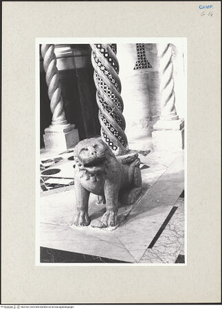 Vorderseite von Pace, Valentino [https://www.deutsche-digitale-bibliothek.de/content/lizenzen/rv-ez/] Evangelienkanzel - Detail: Löwe, bh267847_recto. Foto: Pace, Valentino.