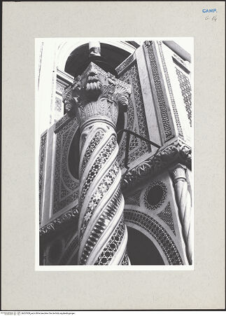 Vorderseite von Pace, Valentino [https://www.deutsche-digitale-bibliothek.de/content/lizenzen/rv-ez/] Oberer Abschnitt und Kapitell, bh267850_recto. Foto: Pace, Valentino.