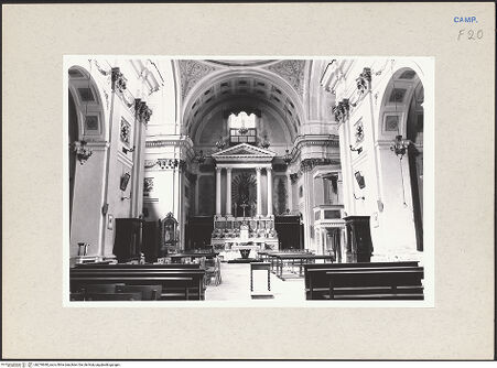 Vorderseite von Bösel, Richard [https://www.deutsche-digitale-bibliothek.de/content/lizenzen/rv-fz/] Santa Sofia - Blick in Richtung Hauptaltar, bh270690_recto. Foto: Bösel, Richard.