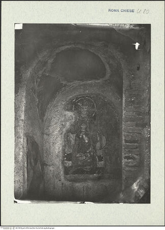 Vorderseite von Fototeca dell'Unione Internazionale presso l'American Academy in Rome [https://www.deutsche-digitale-bibliothek.de/content/lizenzen/rv-ez/] Nische mit Fresken der thronenden Madonna und Heiligen - Madonna in der Nische, bh274024_recto. Foto.