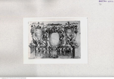 Vorderseite von  [http://creativecommons.org/publicdomain/mark/1.0/] ... - , bh274803. Foto.