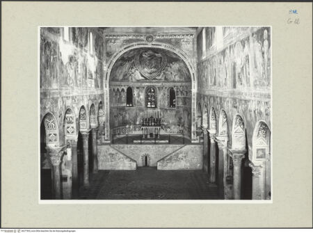 Vorderseite von Ferrara, Civici Musei [https://www.deutsche-digitale-bibliothek.de/content/lizenzen/rv-ez/] Abbazia di PomposaInnenraum - Mittelschiff und Apsis von Westen, bh277833_recto. Foto.