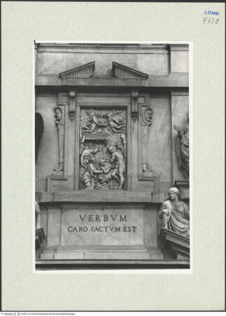 Vorderseite von Güthlein, Klaus [https://www.deutsche-digitale-bibliothek.de/content/lizenzen/rv-fz/] Reliefzyklus mit Szenen von Geburt und Kindheit ChristiGeburt Christi - Gesamtansicht, bh281122_recto. Foto: Güthlein, Klaus.