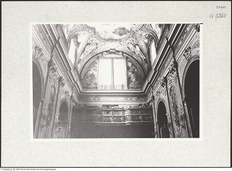 Vorderseite von Bösel, Richard [https://www.deutsche-digitale-bibliothek.de/content/lizenzen/rv-fz/] Chiesa della Nunziatella - Innenfassade, Empore, bh281198_recto. Foto: Bösel, Richard.