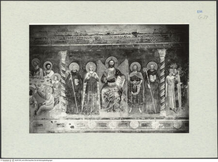 Vorderseite von Ferrara, Civici Musei [https://www.deutsche-digitale-bibliothek.de/content/lizenzen/rv-ez/] Thronender Christus mit Maria und Heiligen, das Abendmahl, das Guido-Wunder, Christus am ÖlbergOstwand: Christus zwischen Maria, Johannes dem Täufer und die Heiligen Benedikt und Guido; das Abendmahl; das Guido-WunderOstwand, Mittelfeld: Christus zwischen Maria, Johannes dem Täufer und die Heiligen Benedikt und Guido - Gesamtansicht, bh281250_recto. Foto.