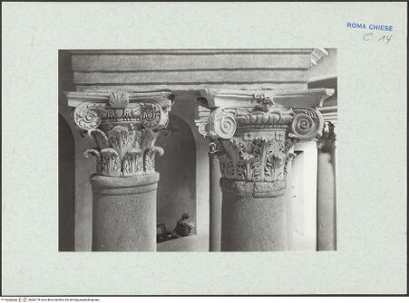 Vorderseite von DAI [https://www.deutsche-digitale-bibliothek.de/content/lizenzen/rv-ez/] Mausoleo di Santa CostanzaInnenraum - Kapitelle, bh282178_recto. Foto.