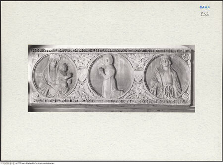 Vorderseite von Courtauld Institute of Art [https://www.deutsche-digitale-bibliothek.de/content/lizenzen/rv-ez/] Grabmäler der Familie CaraccioloSarkophagfront der Cecchella Vulcano (gest. 1373) - Gesamtansicht, bh283301_recto. Foto.