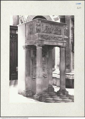 Vorderseite von Courtauld Institute of Art [https://www.deutsche-digitale-bibliothek.de/content/lizenzen/rv-ez/] Kanzel - Seitenansicht von links, bh283342_recto. Foto.