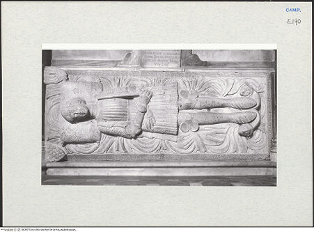 Vorderseite von Courtauld Institute of Art [https://www.deutsche-digitale-bibliothek.de/content/lizenzen/rv-ez/] Gisant des Rubino Galeota (gest. 1445) - Gesamtansicht, bh283370_recto. Foto.