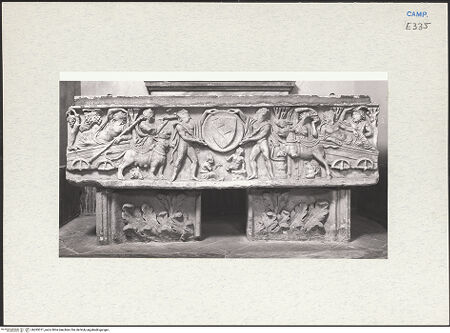 Vorderseite von Courtauld Institute of Art [https://www.deutsche-digitale-bibliothek.de/content/lizenzen/rv-ez/] Sarcophag mit Bacchanal - Gesamtansicht, bh283371_recto. Foto.