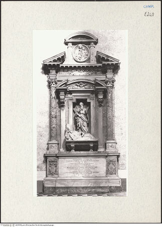 Vorderseite von Courtauld Institute of Art [https://www.deutsche-digitale-bibliothek.de/content/lizenzen/rv-ez/] Grabmal des Kardinal Alfonso Gesualdo (gest. 1603) - Gesamtansicht, bh283389_recto. Foto.