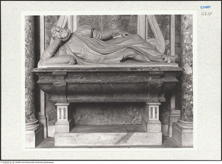 Vorderseite von Courtauld Institute of Art [https://www.deutsche-digitale-bibliothek.de/content/lizenzen/rv-ez/] Grabmal des Antonio Orefice - Gesamtansicht, bh283401_recto. Foto.