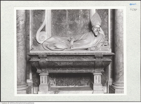 Vorderseite von Courtauld Institute of Art [https://www.deutsche-digitale-bibliothek.de/content/lizenzen/rv-ez/] Grabmal des G.F.A. Orefice - Gesamtansicht, bh283402_recto. Foto.