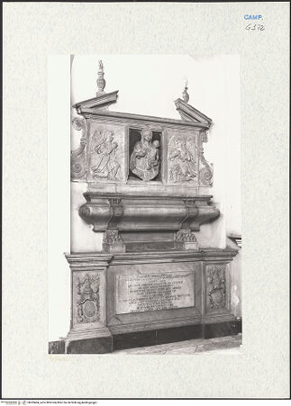 Vorderseite von Courtauld Institute of Art [https://www.deutsche-digitale-bibliothek.de/content/lizenzen/rv-ez/] Grabmal des Tommaso Nauclerio (gest. 1558) - Gesamtansicht, bh283404_recto. Foto.