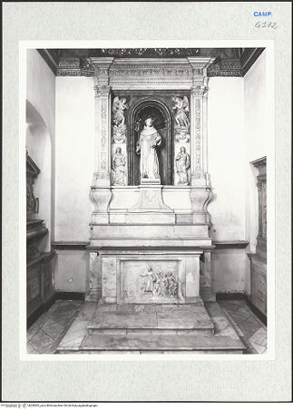 Vorderseite von Courtauld Institute of Art [https://www.deutsche-digitale-bibliothek.de/content/lizenzen/rv-ez/] Altar des Heiligen Antonius von Padua - Gesamtansicht, bh283405_recto. Foto.